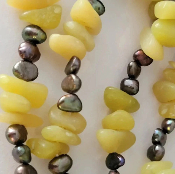 LIme Jade Nuggets & Peacock Freshwater Black Pearl Bracelet - Picture 6 of 6